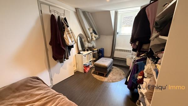 Maison divisée en deux appartements destinés à la location.