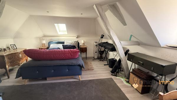 Maison divisée en deux appartements destinés à la location.