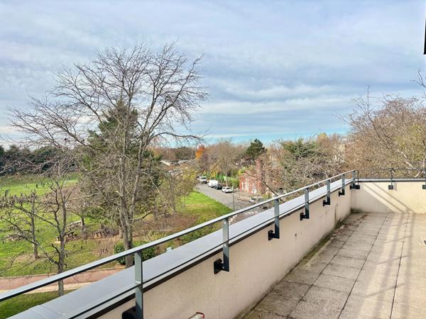 Appartement Duplex à Evry Courcouronnes 4 pièce(s) 74 m2