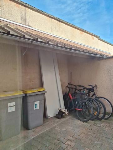 Vente                                                      Immeuble
                        
                     16 pièces                      358 m2                     à Laon