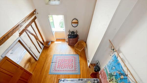 A vendre ancienne métairie 182 m² habitables et 350 m² d’atelier sur environ 4560 m² de terrain arboré