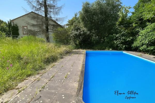 A vendre ancienne métairie 182 m² habitables et 350 m² d’atelier sur environ 4560 m² de terrain arboré