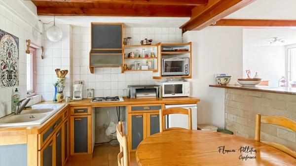 A vendre ancienne métairie 182 m² habitables et 350 m² d’atelier sur environ 4560 m² de terrain arboré