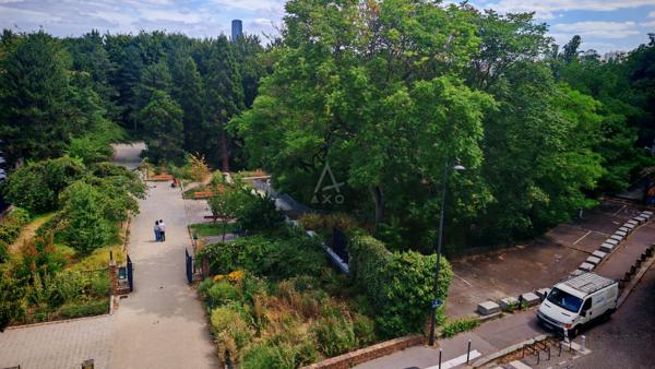 PARIS 15e – 2 PIÈCES AVEC VUE EXCEPTIONNELLE SUR PARC ?? – COUP DE CŒUR