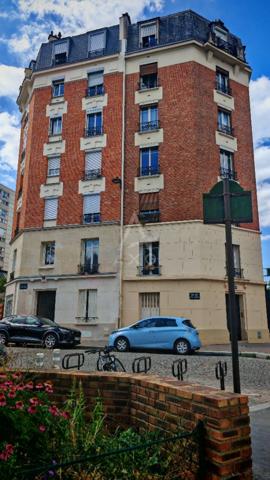 PARIS 15e – 2 PIÈCES AVEC VUE EXCEPTIONNELLE SUR PARC ?? – COUP DE CŒUR