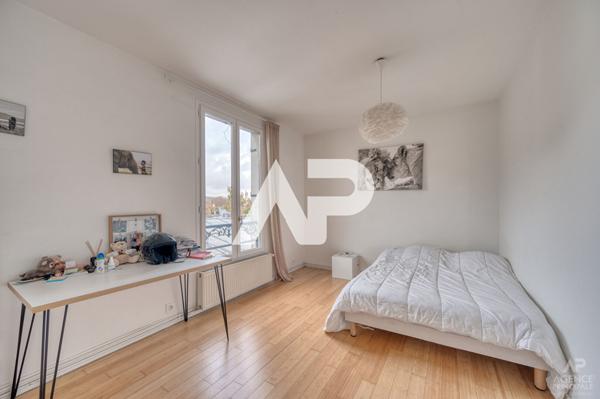 Maison Bougival 4 pièce(s) 150 m2 €840 000 ** - Référence 19383