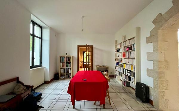 Maison à vendre    6 pièces •  Niort