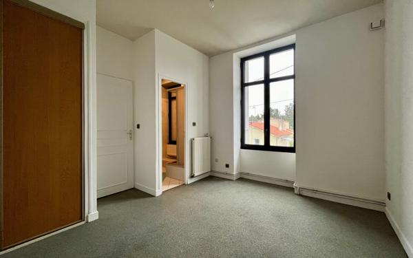 Maison à vendre    6 pièces •  Niort