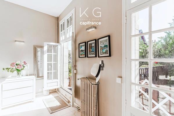 Deauville hypercentre, proche du casino, appartement de charme 83 m2 avec 2 chambres (3 possibles) dans une villa typique deauvillaise