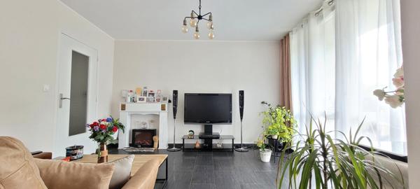 Appartement 2 Pièces Rénové avec Balcon et Parking - Idéal Étudiant/Investisseur - Proche Universités !