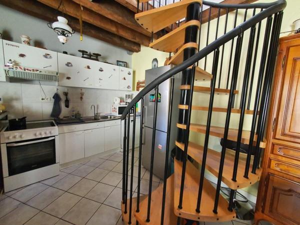 LANESTER : Un appartement en duplex avec les avantages d’une maison