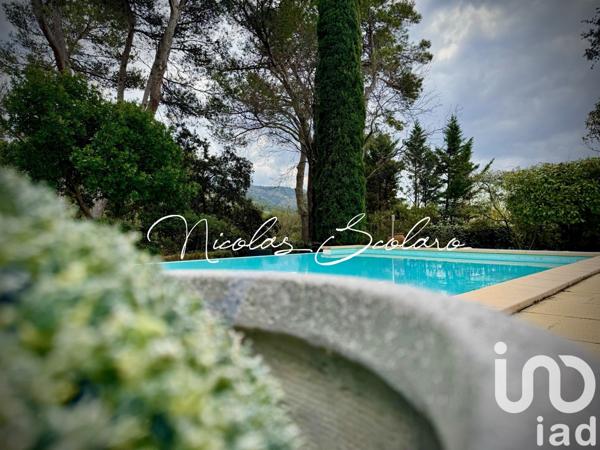 Maison 7 pièces de 223 m² à Taillades (84300)