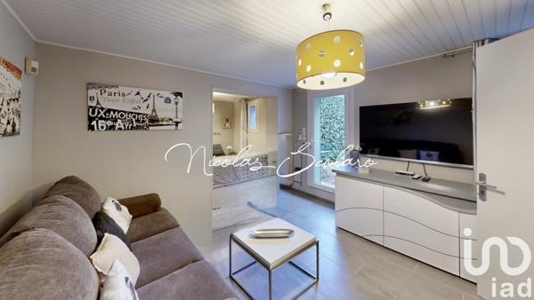 Maison 7 pièces de 223 m² à Taillades (84300)