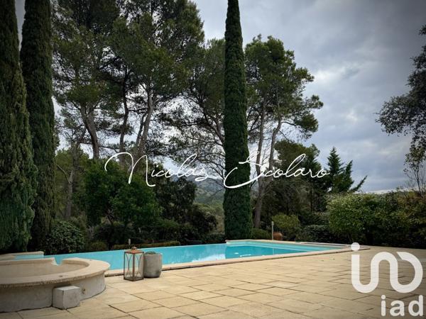 Maison 7 pièces de 223 m² à Taillades (84300)