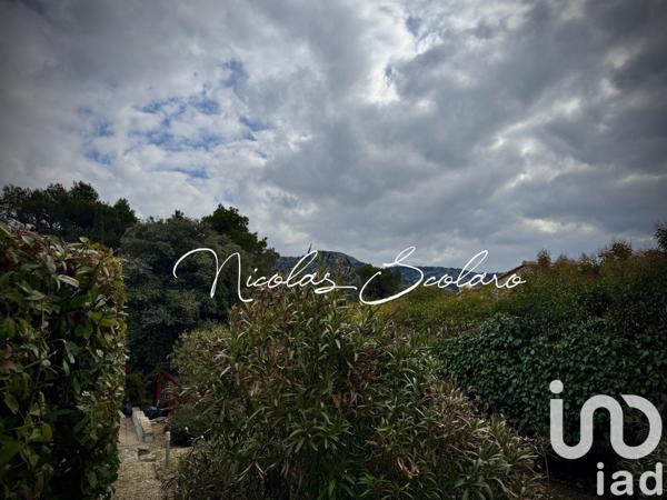 Maison 7 pièces de 223 m² à Taillades (84300)