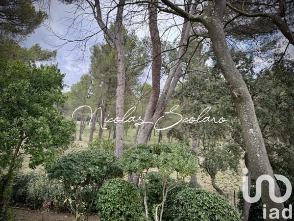 Maison 7 pièces de 223 m² à Taillades (84300)