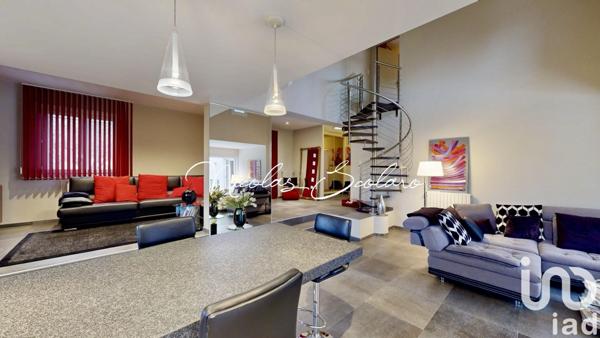 Maison 7 pièces de 223 m² à Taillades (84300)