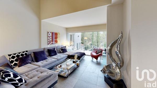 Maison 7 pièces de 223 m² à Taillades (84300)