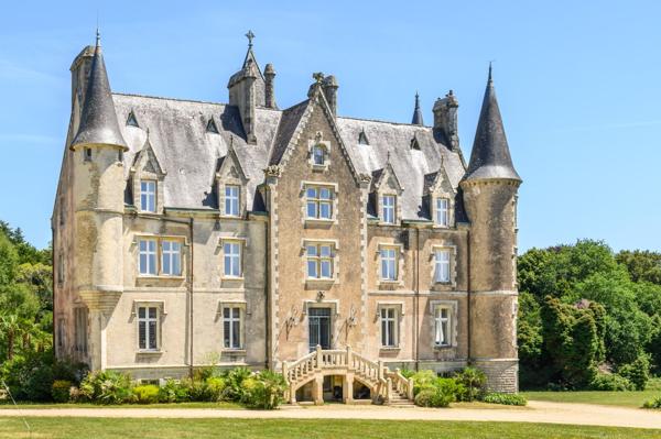 Vente Château Plomelin 15 Pièces 800 m²