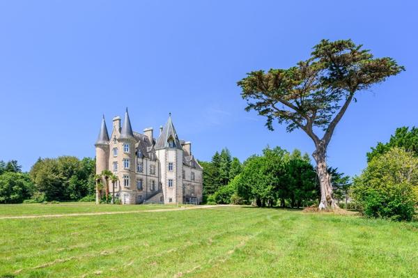 Vente Château Plomelin 15 Pièces 800 m²