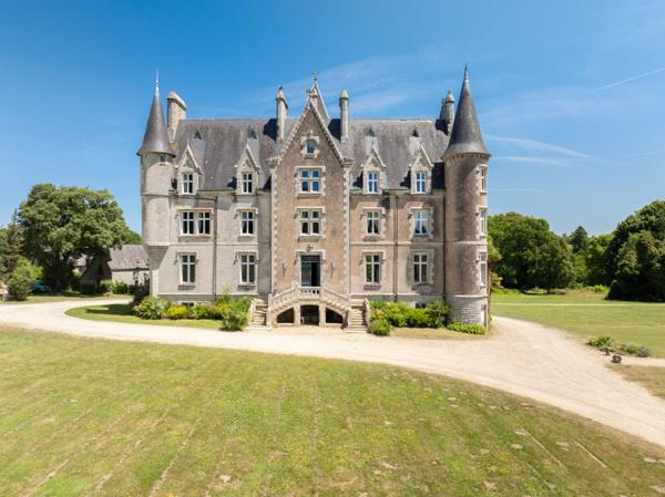 Vente Château Plomelin 15 Pièces 800 m²