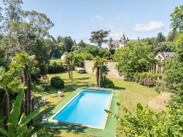 Vente Château Plomelin 15 Pièces 800 m²