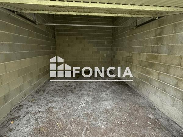 Location Parking 10 m² - RUE DE VELOURS Villeneuve Sur Lot 47300