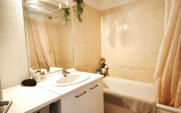 Appartement à vendre    2 pièces • 42 m2 Nîmes