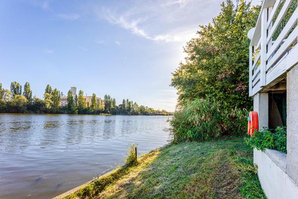 Chalet au bord de l’eau, Domaine de l’Ile Verte, Juziers