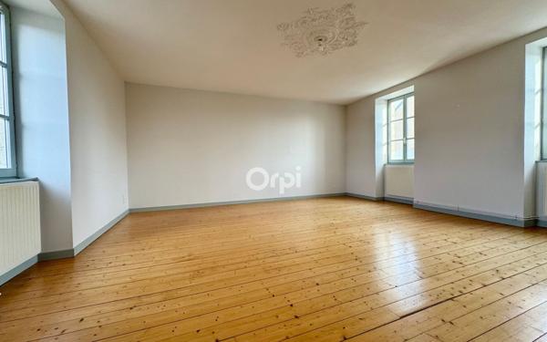 Appartement à louer    5 pièces • 127,30 m2 Vy-lès-Rupt