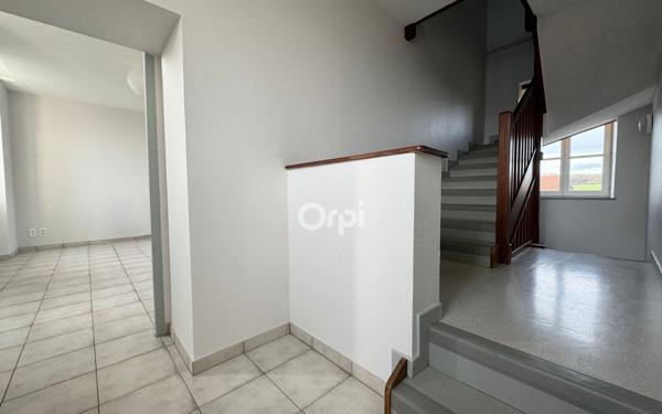 Appartement à louer    5 pièces • 127,30 m2 Vy-lès-Rupt