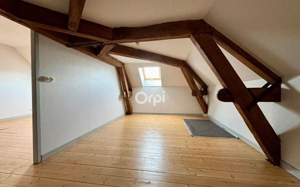 Appartement à louer    5 pièces • 127,30 m2 Vy-lès-Rupt