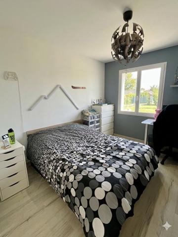 Saint-Julien-l'Ars (86800) Maison contemporaine calme et prestations de qualité 3 chambres garage, jardin piscine