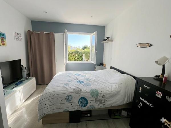 Saint-Julien-l'Ars (86800) Maison contemporaine calme et prestations de qualité 3 chambres garage, jardin piscine