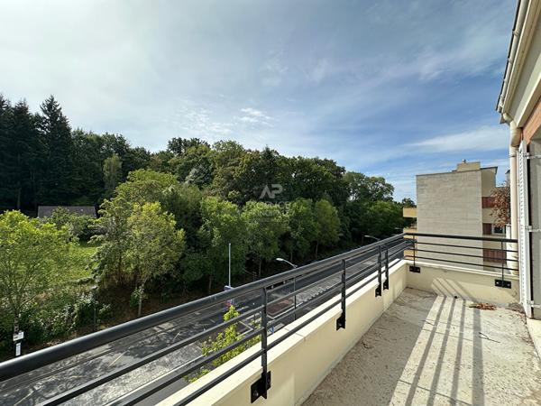 Chaville - Dernier étage avec terrasse et parkings 459 000 € **  - Référence  740-c