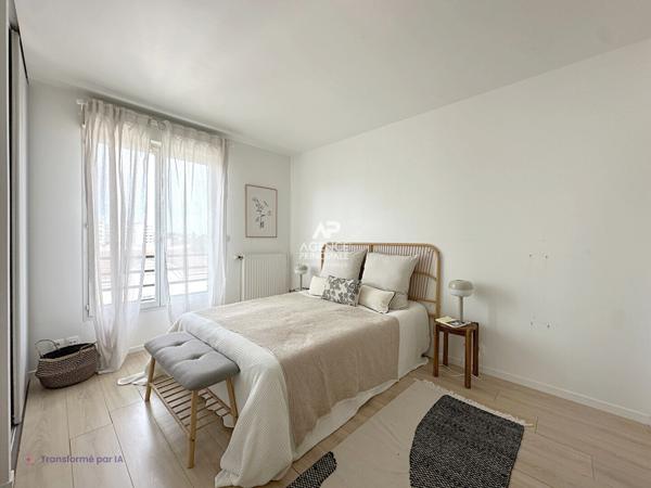 Chaville - Dernier étage avec terrasse et parkings 459 000 € **  - Référence  740-c