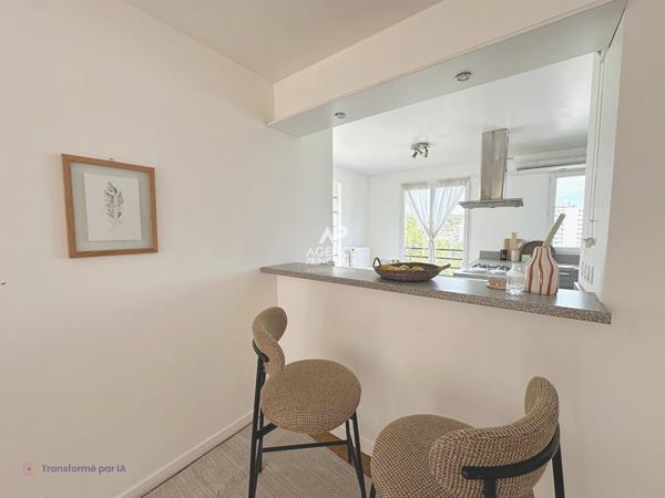 Chaville - Dernier étage avec terrasse et parkings 459 000 € **  - Référence  740-c