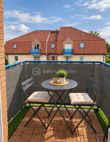 Vous recherchez un bien pour un investissement serein, sans travaux et avec des revenus déjà en place ?
Alors ce bien est fait pour vous ! 🔑

Je vous invite à découvrir cet appartement T3 situé dans une résidence sécurisée, offrant un cadre agréable et pratique.

L’appartement est propre, bien entretenu et ne nécessite aucun travaux. Il dispose également d’un balcon et d'une place de parking.

💰 Vendu avec locataire en place jusqu’en 2028
📈 Bonne rentabilité locative
🌿 Balcon
🚗 Place de parking
🔐 Résidence sécurisée
🛠️ Aucun travaux à prévoir

📞 Pour plus d’informations sur la rentabilité et organiser une visite, contactez moi !