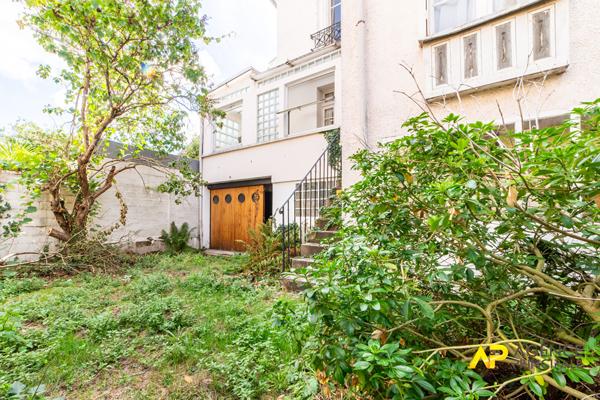 Maison à rafraîchir de 187 m² à Colombes - 4 chambres, garage et proche écoles 960 000 € **  - Référence  546CLR