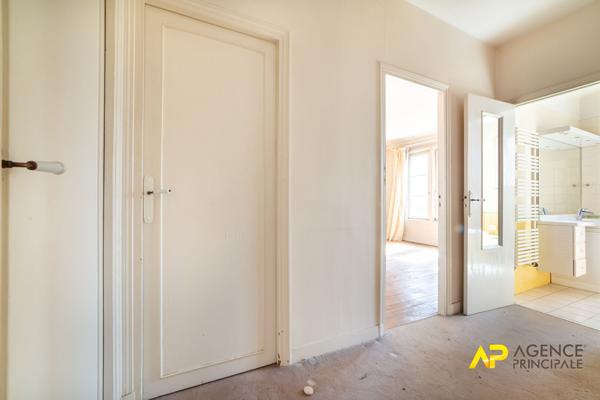 Maison à rafraîchir de 187 m² à Colombes - 4 chambres, garage et proche écoles 960 000 € **  - Référence  546CLR