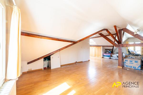 Maison à rafraîchir de 187 m² à Colombes - 4 chambres, garage et proche écoles 960 000 € **  - Référence  546CLR