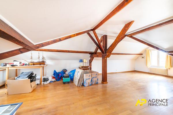 Maison à rafraîchir de 187 m² à Colombes - 4 chambres, garage et proche écoles 960 000 € **  - Référence  546CLR