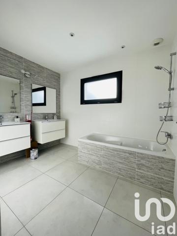 Maison à vendre 4 pièces 122 m² Ambarès-et-Lagrave