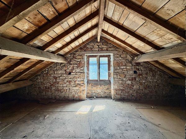 La Primaube vers Rodez. Jolie maison 4 chambres avec garage + atelier.
