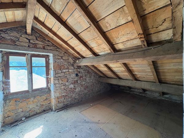 La Primaube vers Rodez. Jolie maison 4 chambres avec garage + atelier.