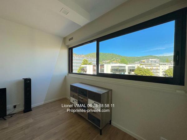 Appartement 2 pièces 41 m2 rénové, dernier étage