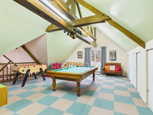 10MN DU MANS PROPRIETE AVEC PARC ARBORE ET 100M2 DE DEPENDANCE GARAGES