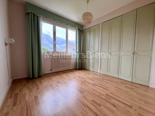 Maison  de 4 Chambres - Bourg sous la Roche