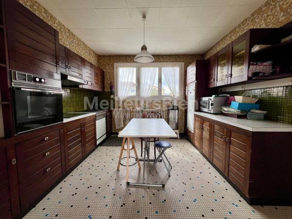 Maison  de 4 Chambres - Bourg sous la Roche