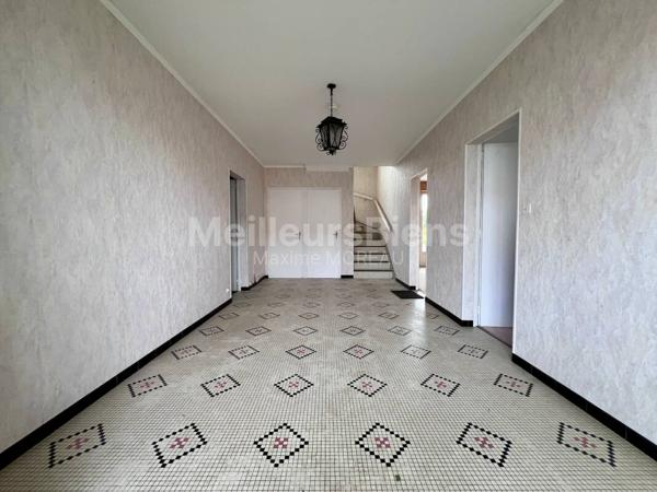 Maison  de 4 Chambres - Bourg sous la Roche